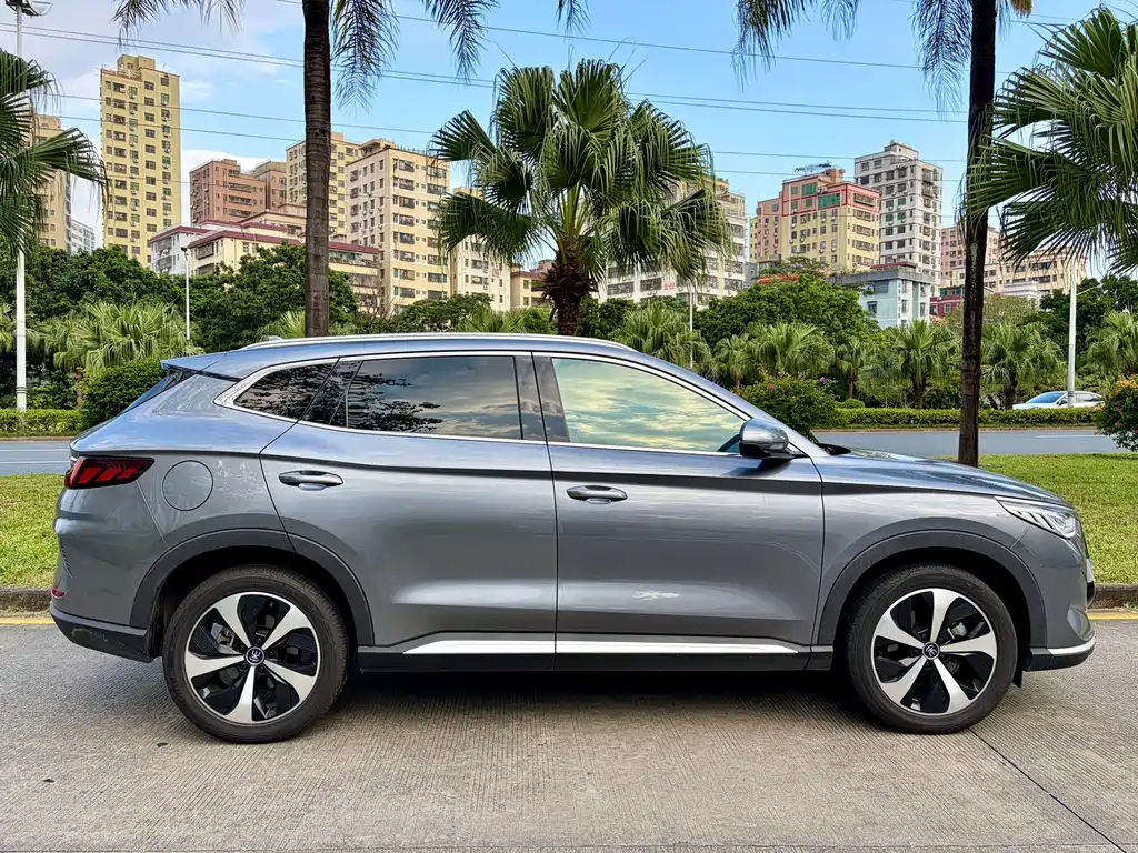 BYD PLUS New Energy — миниатюра 7