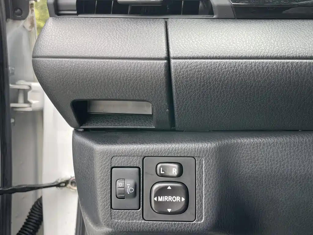 TOYOTA YARIS L ZHIXUAN