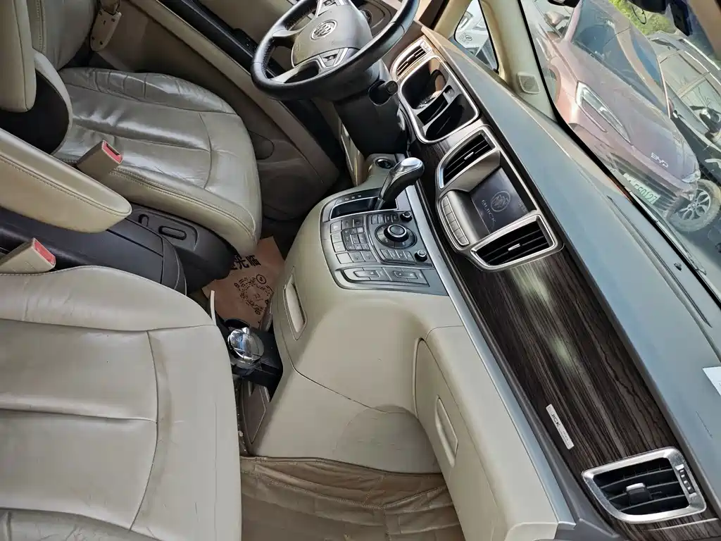 Buick GL8 — миниатюра 8