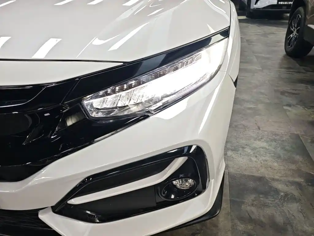 Honda Civic 2021 — фото 23