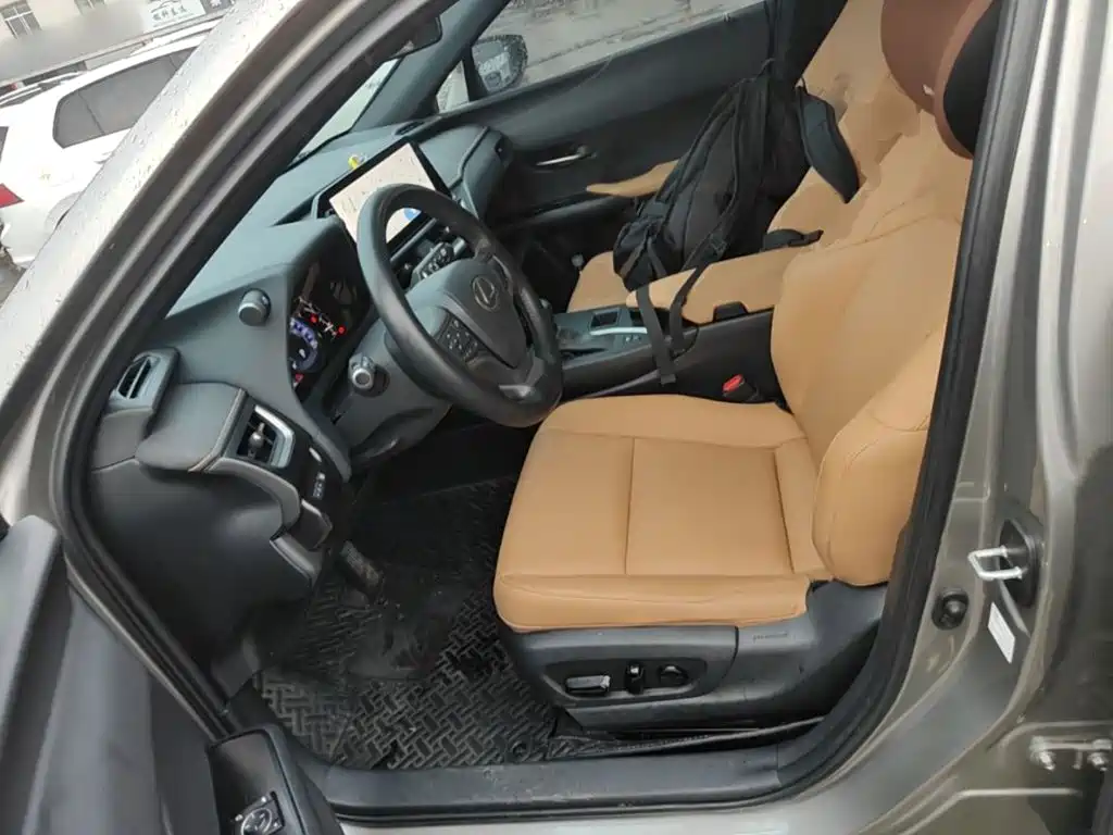 Lexus UX — миниатюра 15