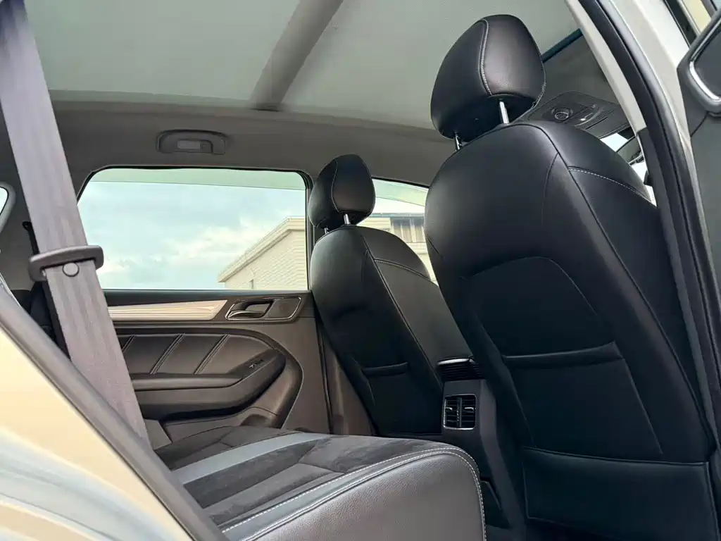 Roewe RX5 New Energy — миниатюра 9