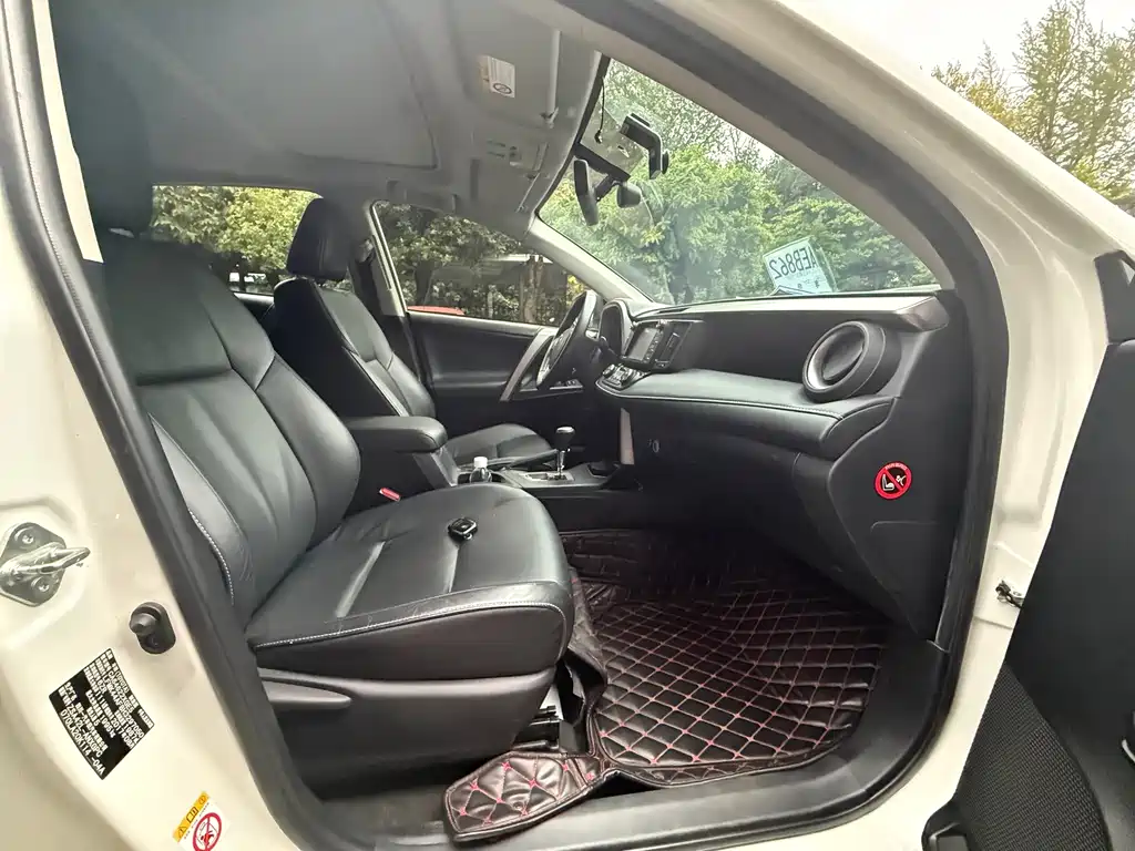 Toyota RAV4 — миниатюра 11