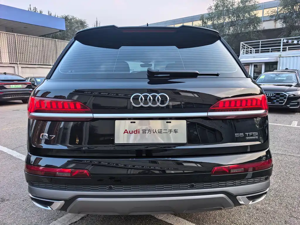 AUDI  Q7