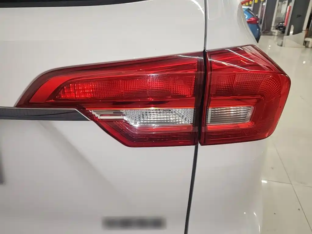 Haval M6 — миниатюра 8