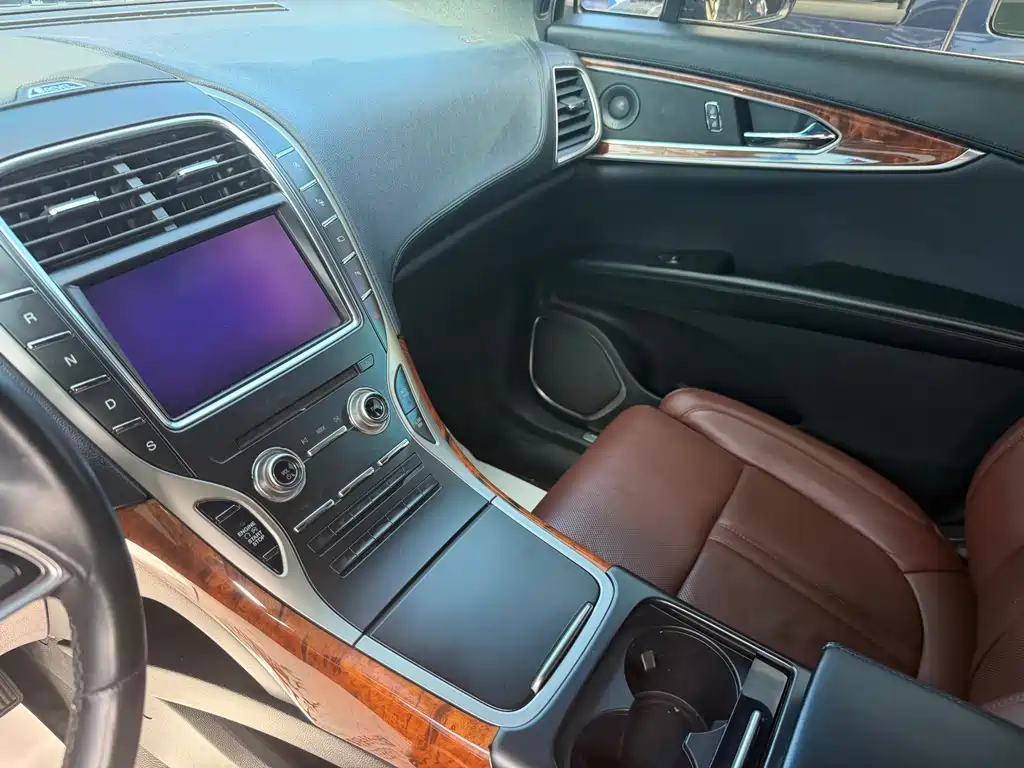 Lincoln Nautilus (Import) — миниатюра 5