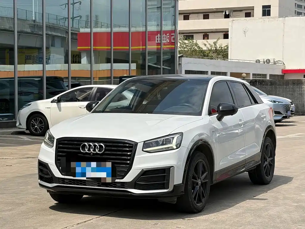 Audi Q2L 2020
