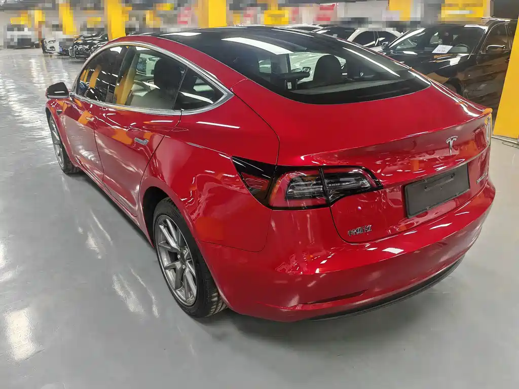 Tesla Model 3 — миниатюра 11