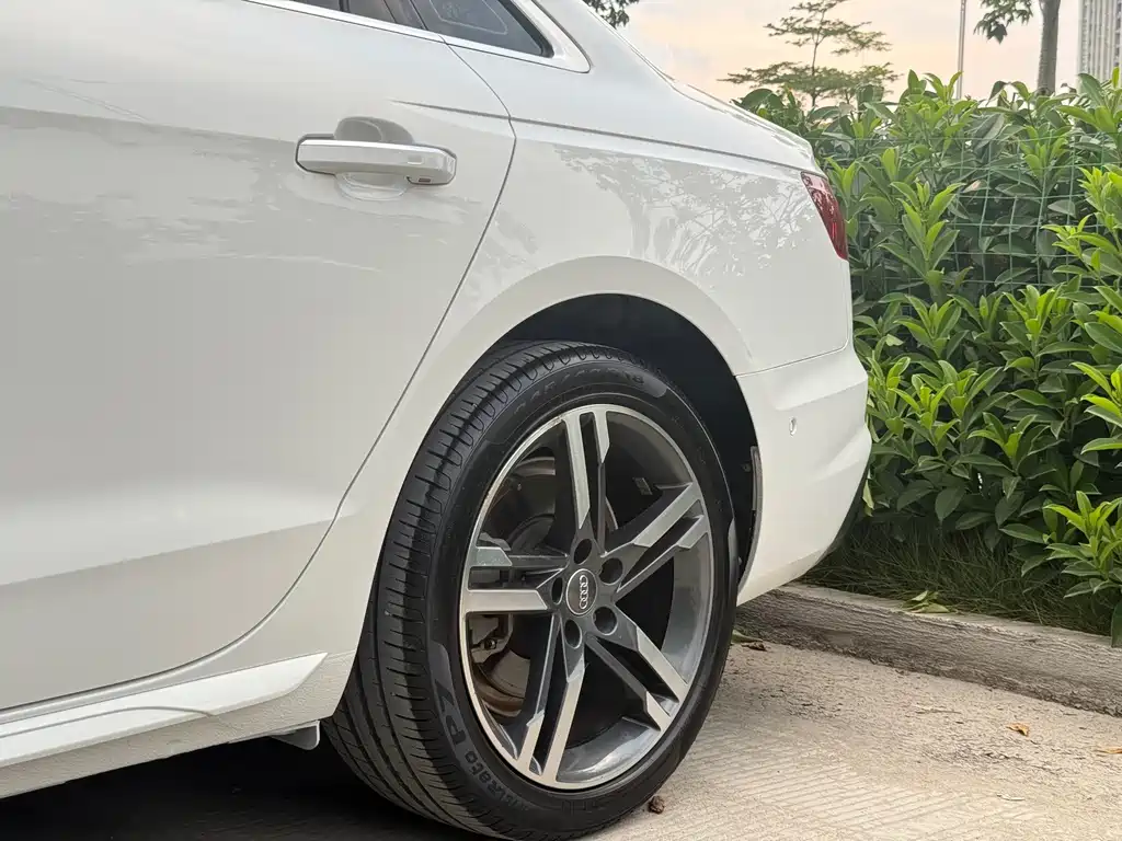 Audi A4L — миниатюра 11