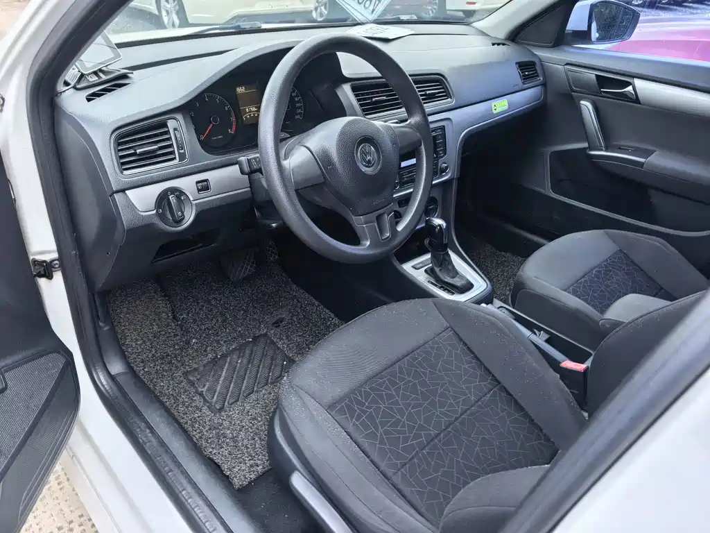 Volkswagen Lavida — миниатюра 2