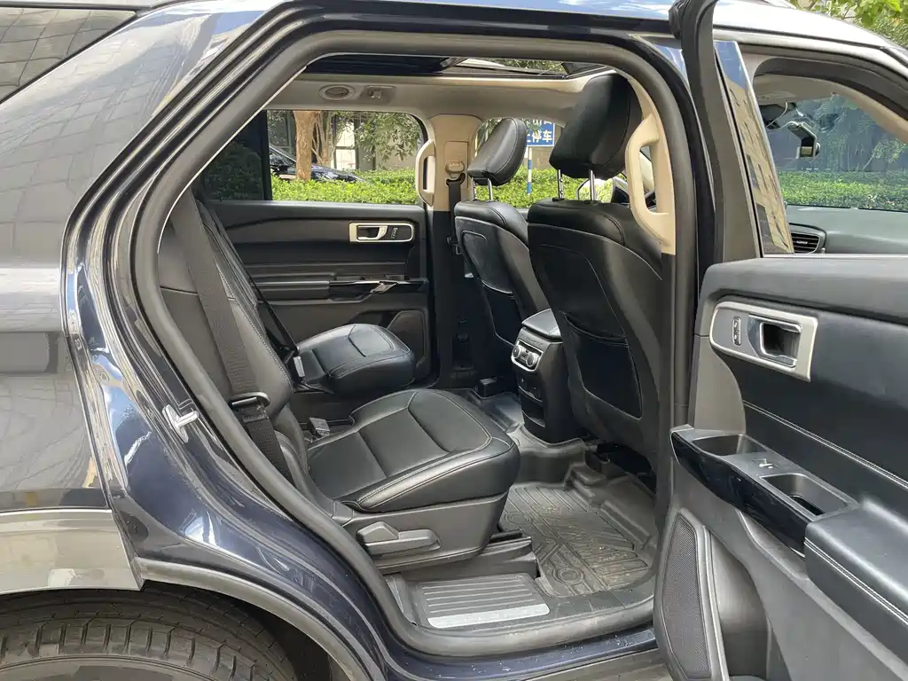 Ford Explorer — миниатюра 8
