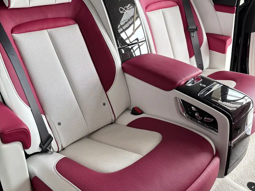 Rolls-Royce Cullinan 2025 Black Badge