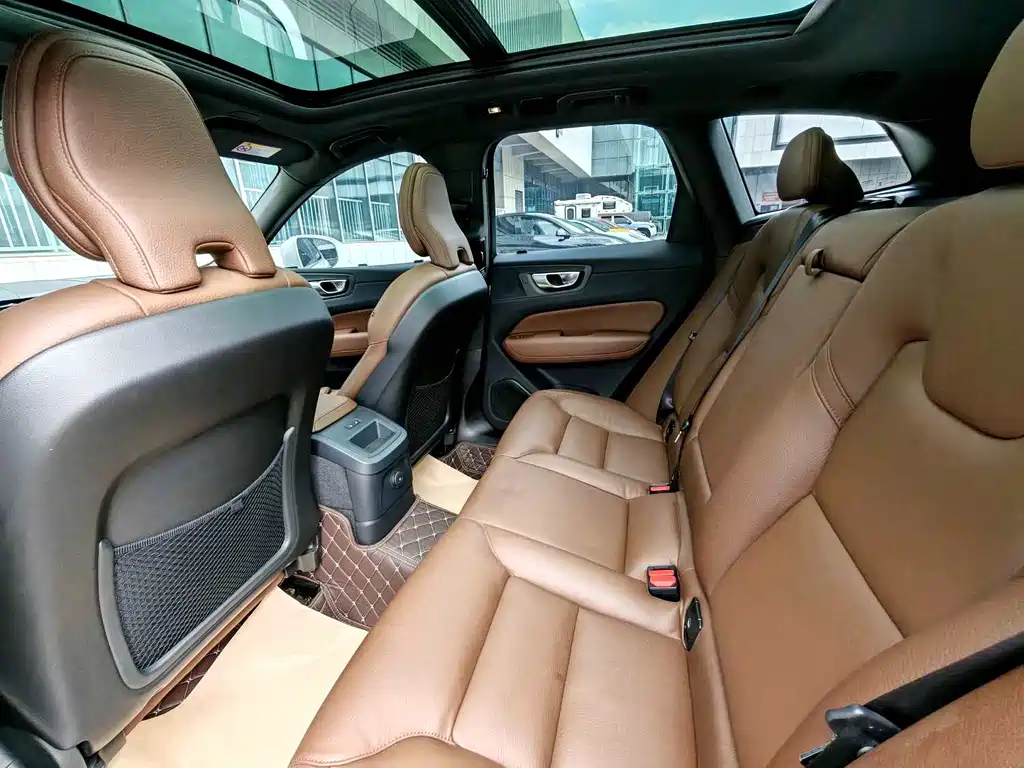 VOLVO XC60 PLUG IN HYBRID