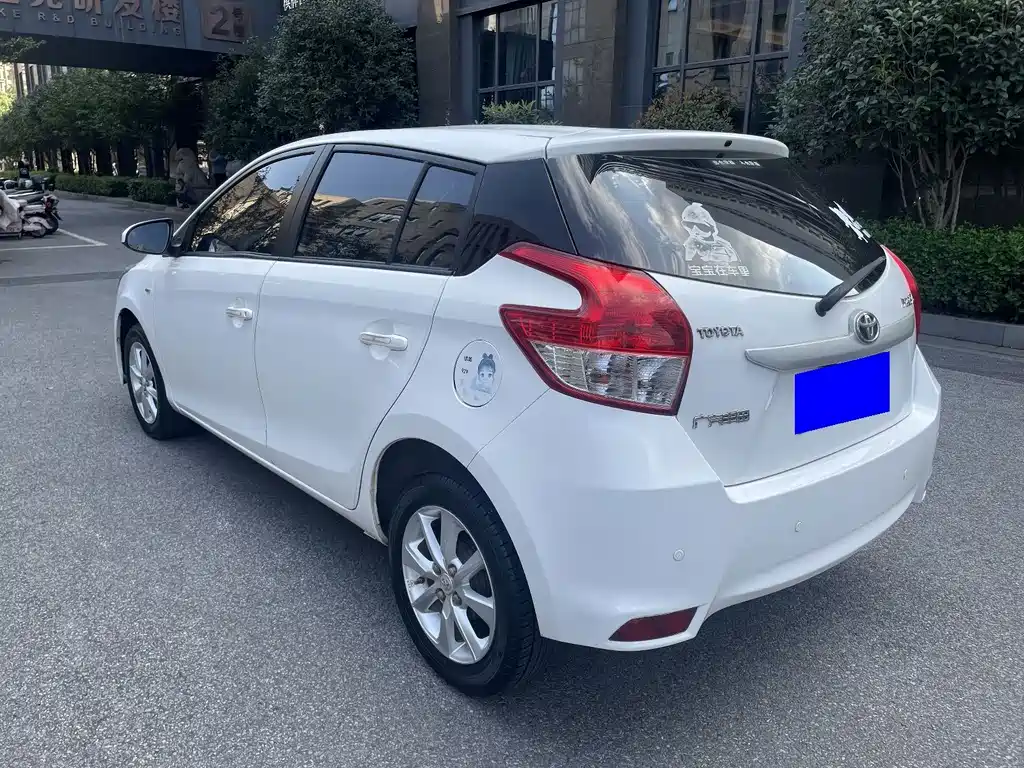 Toyota Yaris L — миниатюра 6