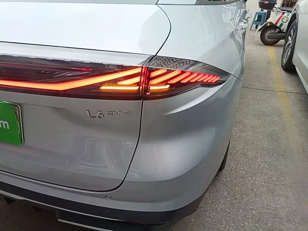 Geely Galaxy Galaxy L6 L6 2025 EM-i 60km