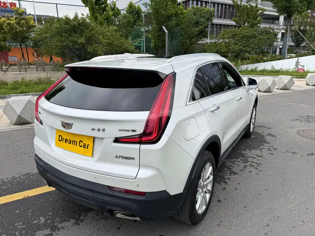 Cadillac XT4 2020 28T