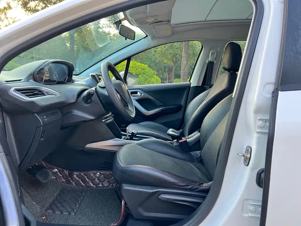 Peugeot 2008 — миниатюра 9
