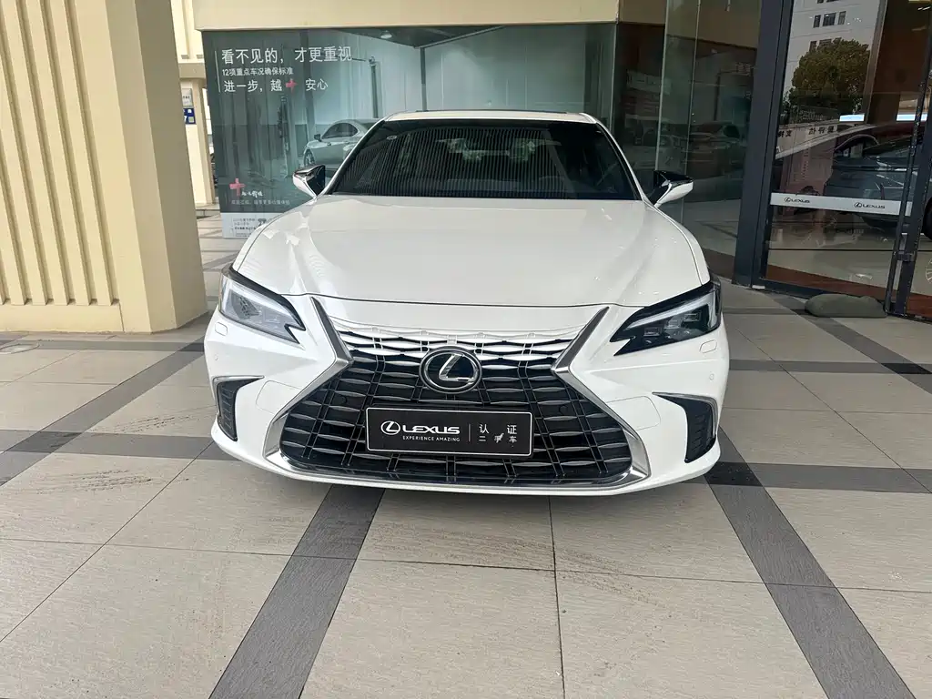 Купить Lexus ES