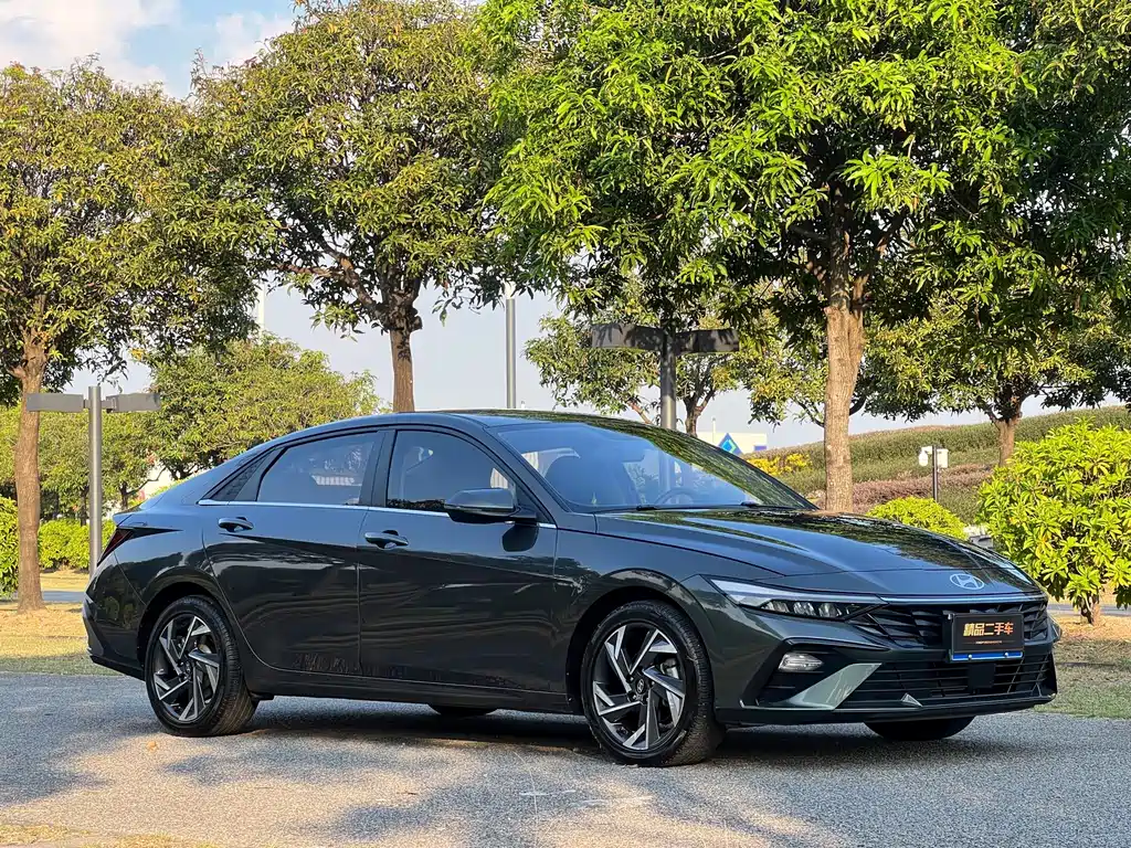 Hyundai Elantra — миниатюра 3