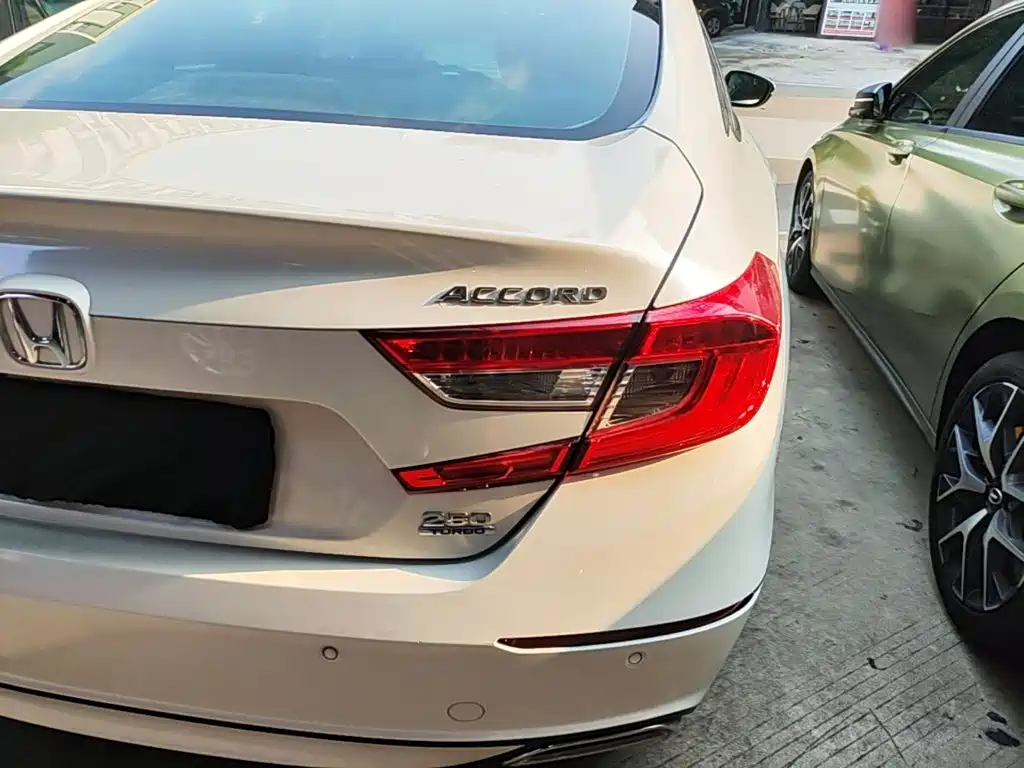 Honda Accord — миниатюра 8