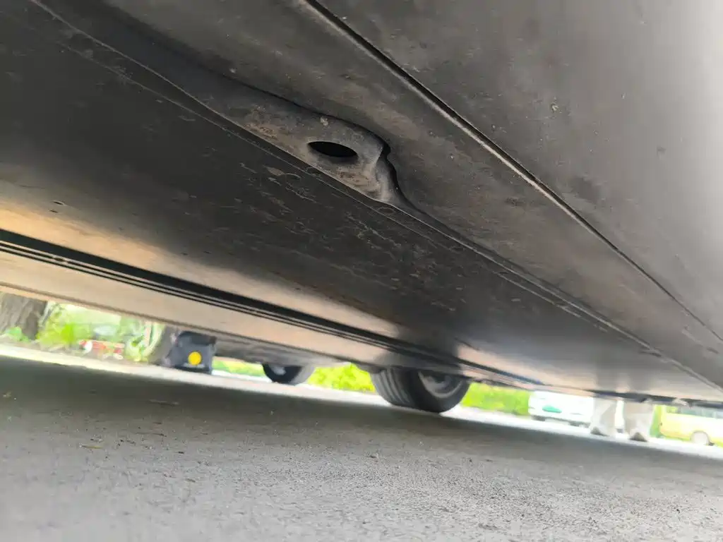 Tesla Model Y — миниатюра 18