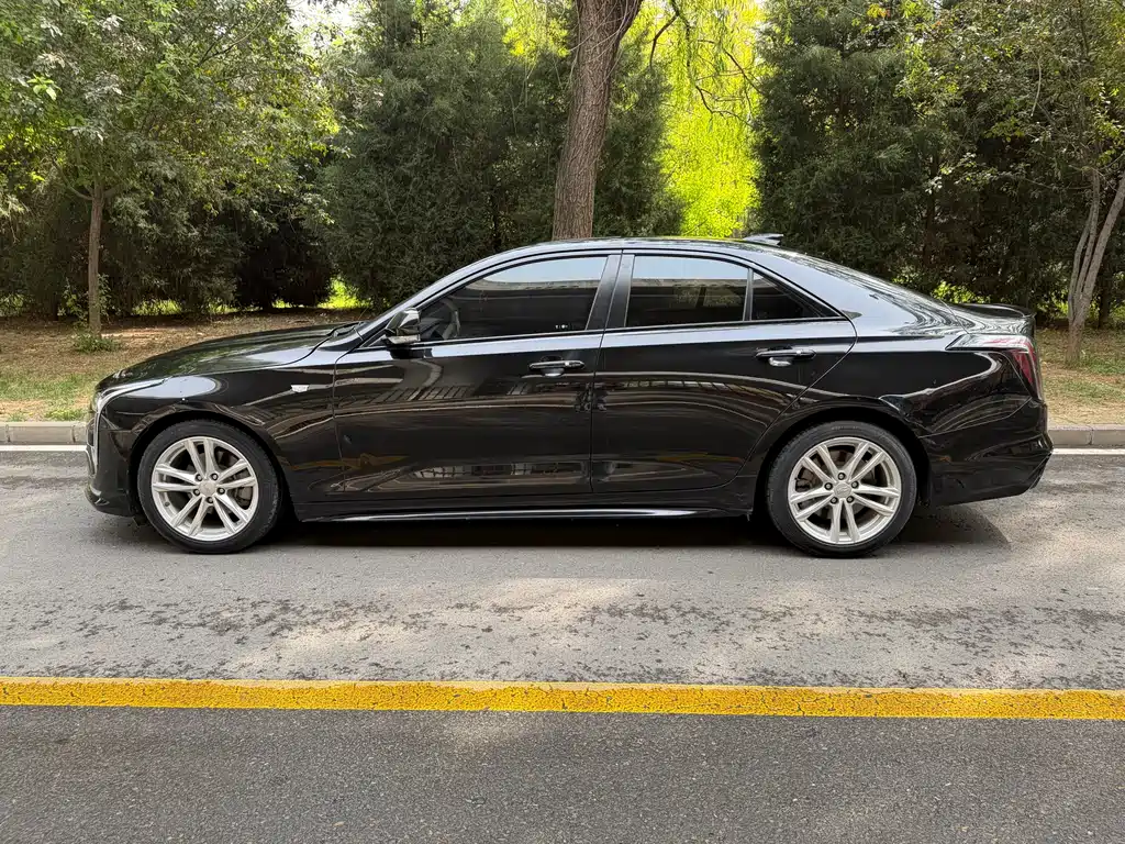 Cadillac CT4 2021 28T
