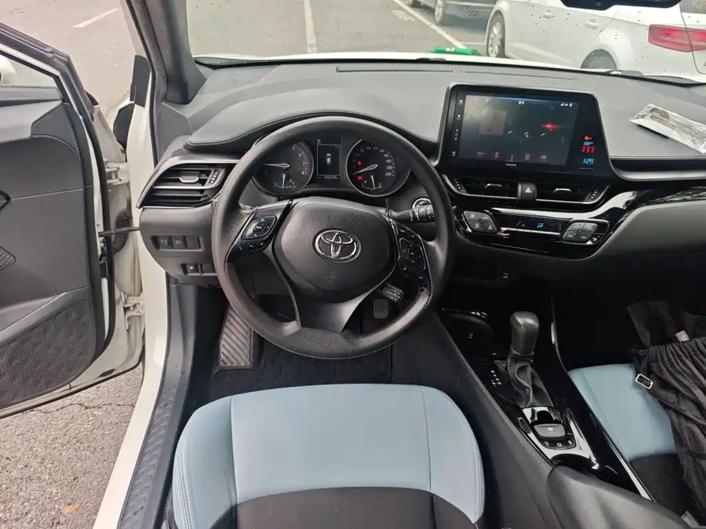 Toyota IZOA — миниатюра 6