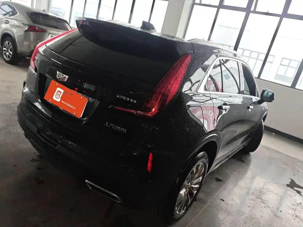 CADILLAC XT4