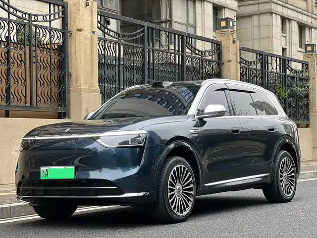 AITO ASK THE WORLD M8 2025