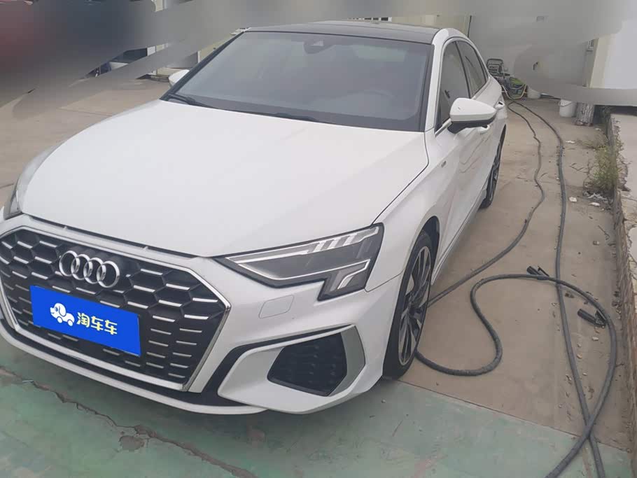 Audi A3 1.4 л 2024 г. Белый, пробег 32599 км