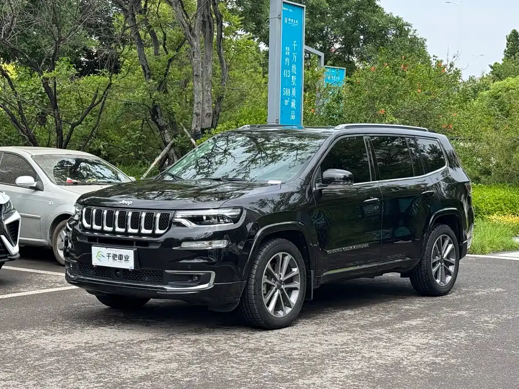 Купить Jeep Grand Commander