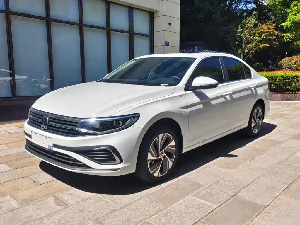 Volkswagen Bora 2025 200TSI DSG PRO