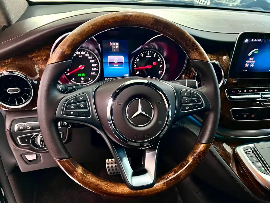 MERCEDES-BENZ V CLASS