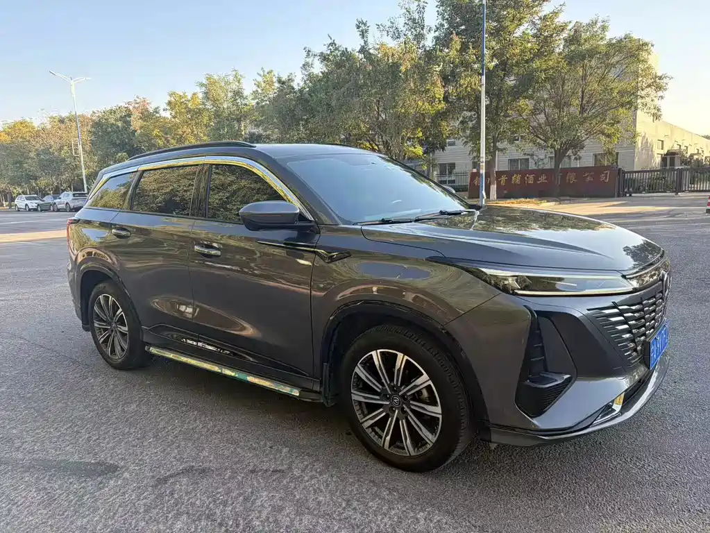Changan CS75PLUS 2023 — фото 3