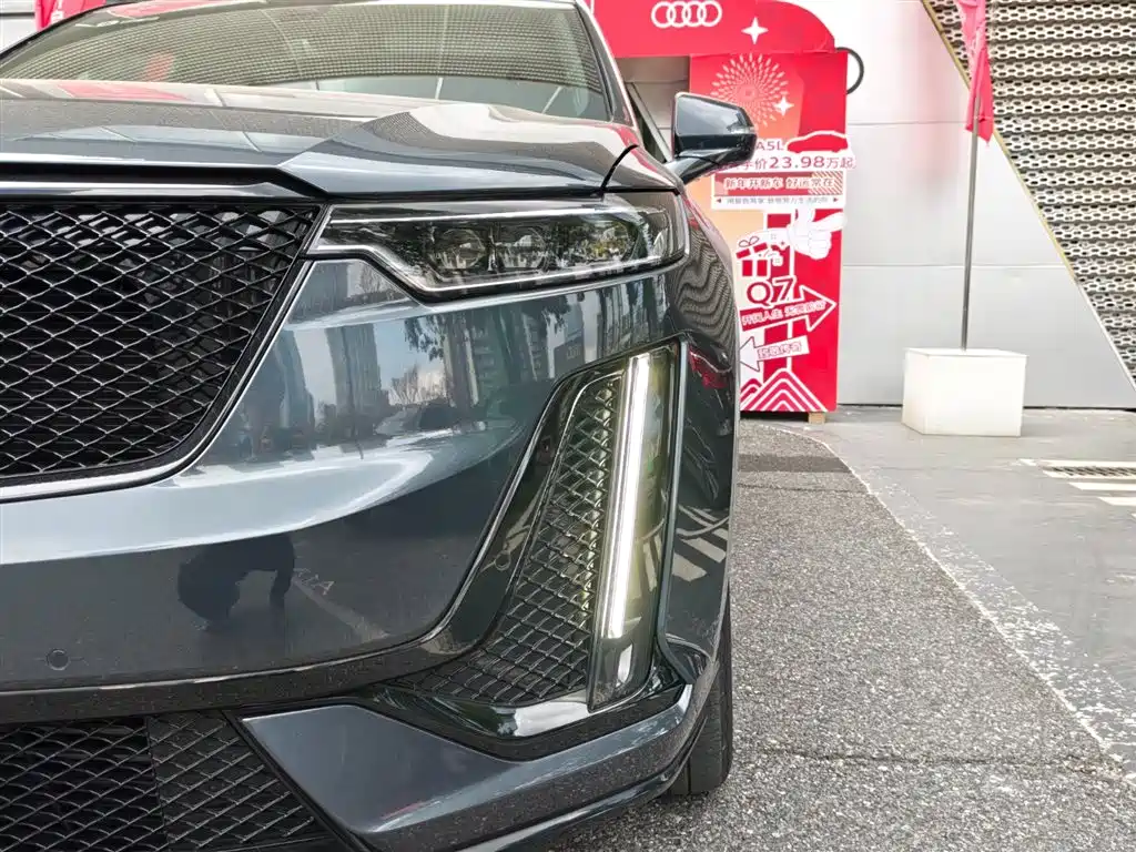 Cadillac XT6 2025 2.0T мест Luxury Executive