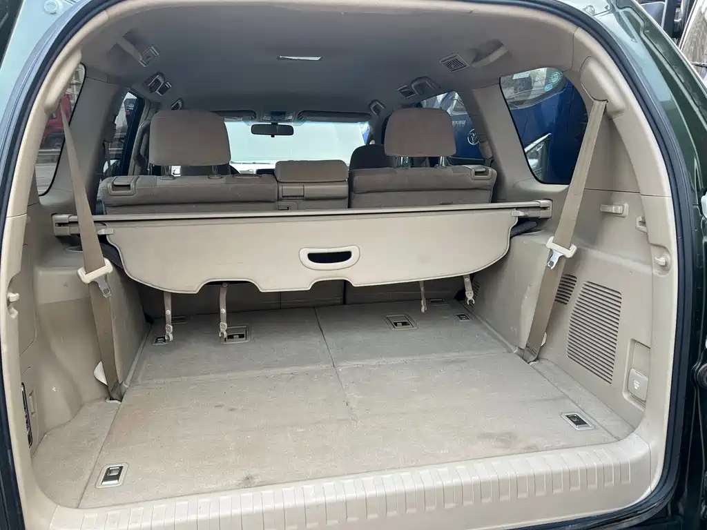 Toyota Land Cruiser Prado 2010 2.7L AT Luxury