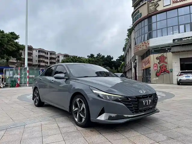 Hyundai Elantra
