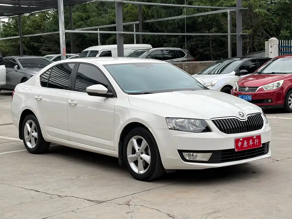 Skoda Octavia 2015 1.6L AT