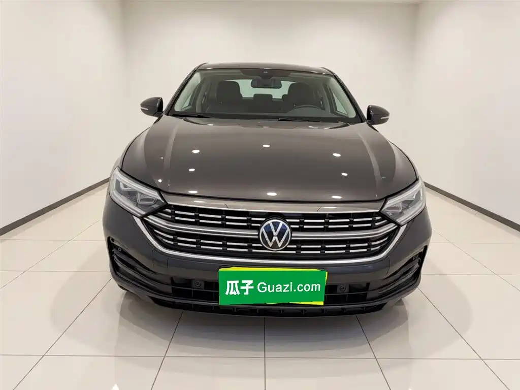 Volkswagen Sagitar 2023 300TSI DSG