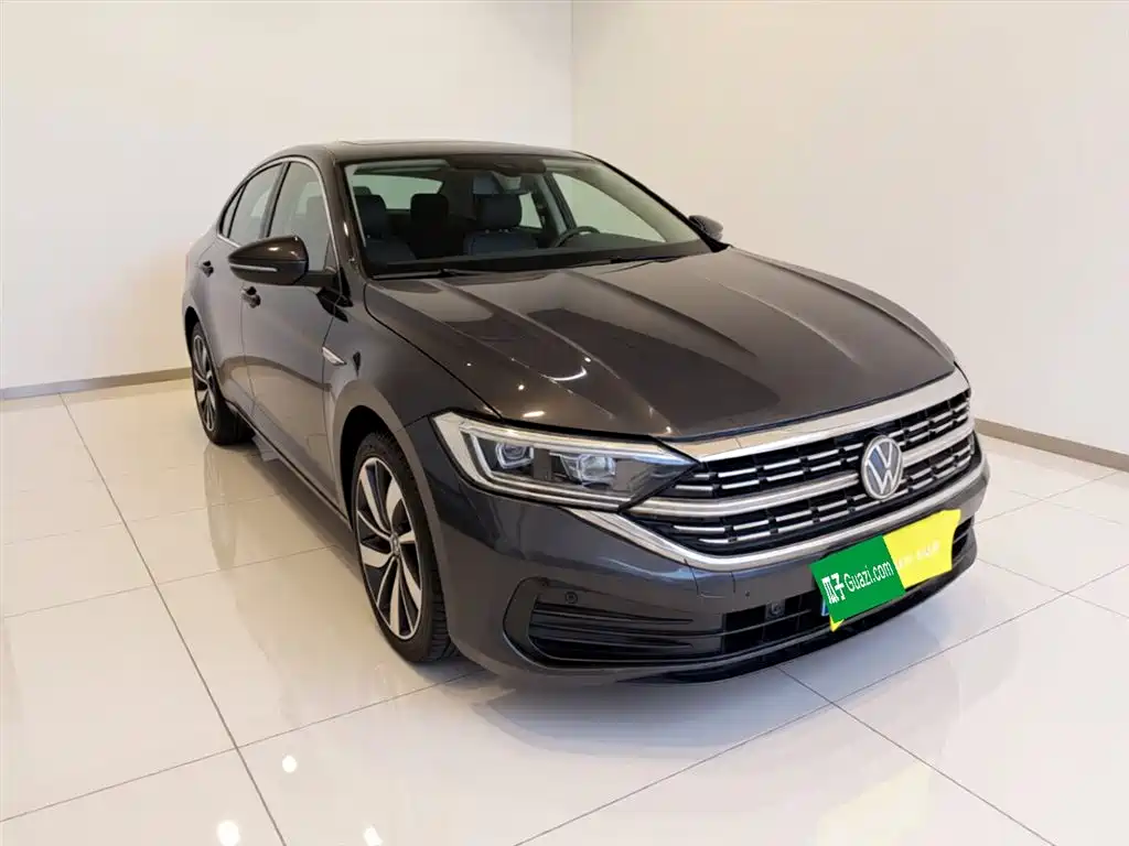 Volkswagen Sagitar 2023 300TSI DSG