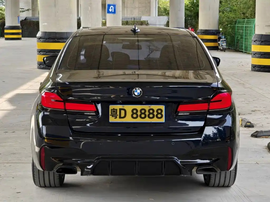 BMW 5 SERIES