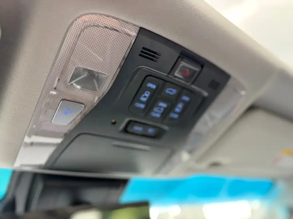 Toyota Vellfire — миниатюра 30