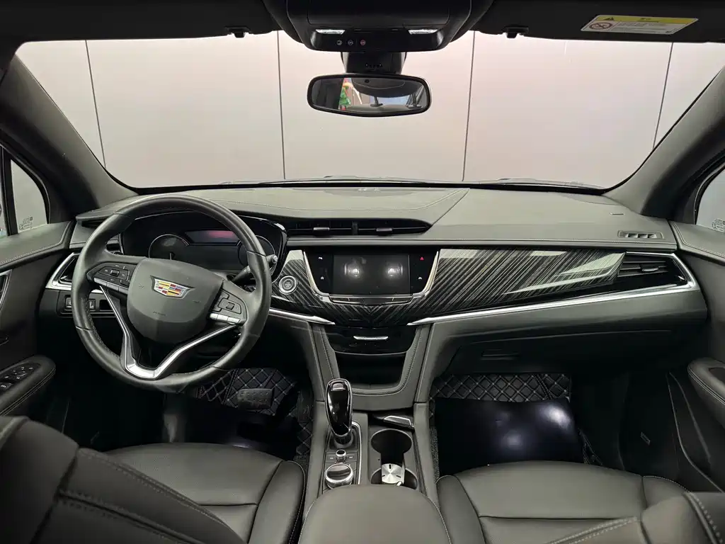 Cadillac XT6 2022 2.0T мест Luxury