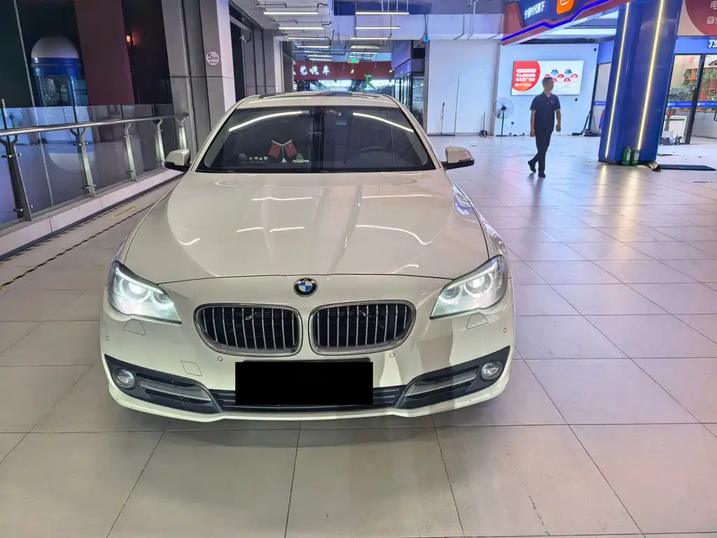 BMW 5 Series — миниатюра 2