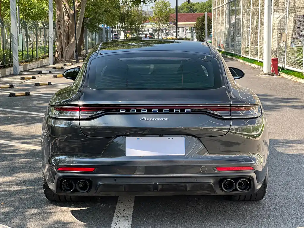 PORSCHE PANAMERA