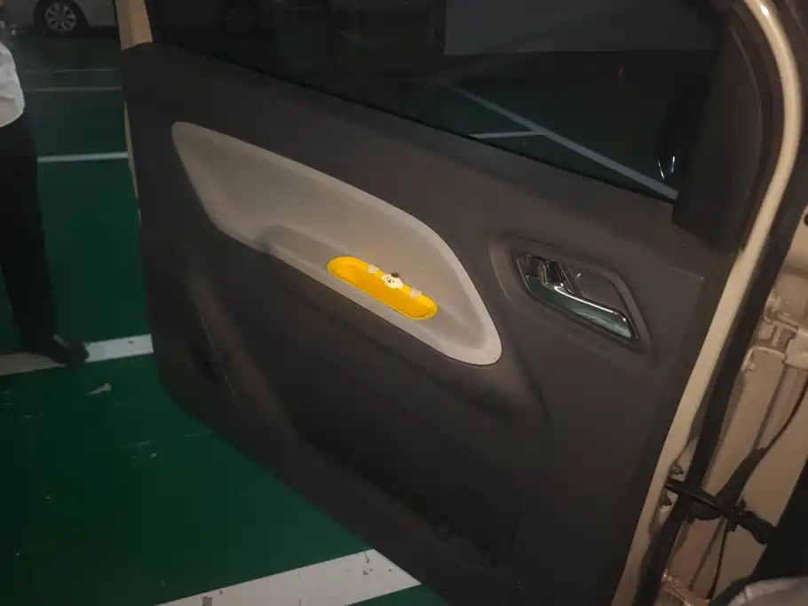 Wuling MINIEV — миниатюра 7