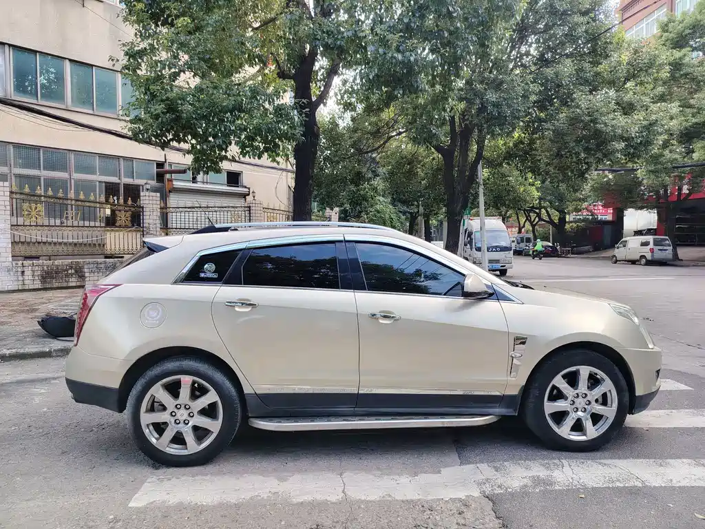 Cadillac SRX — миниатюра 9