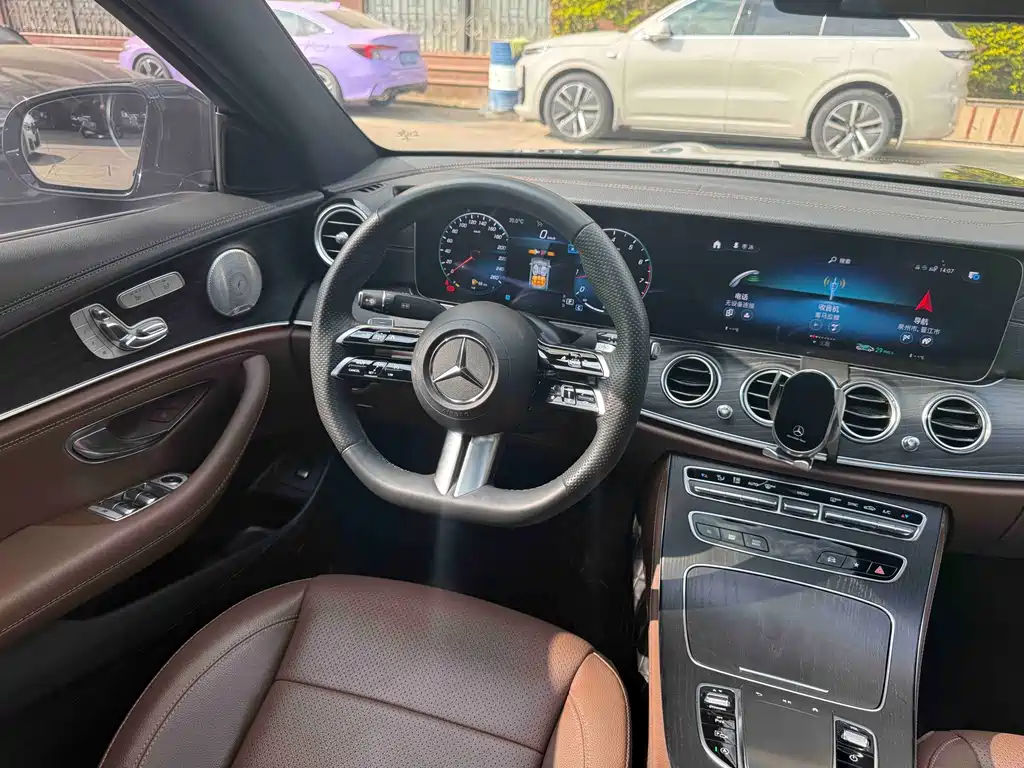 MERCEDES-BENZ E CLASS