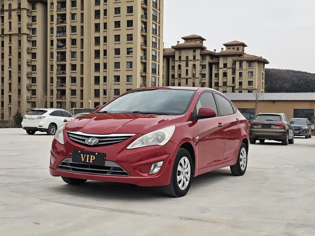 Hyundai Verna 2012