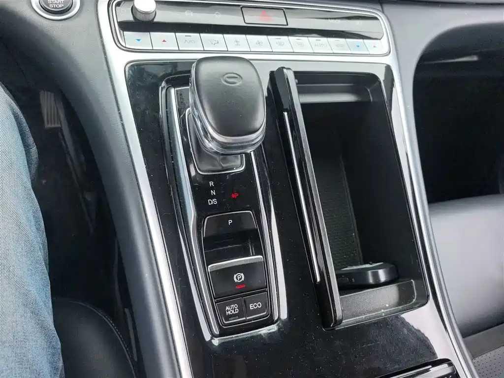 GAC M8 2021 390T Premium